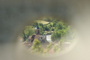 Hecho_through_needle A glimpse of a Pyrenean village